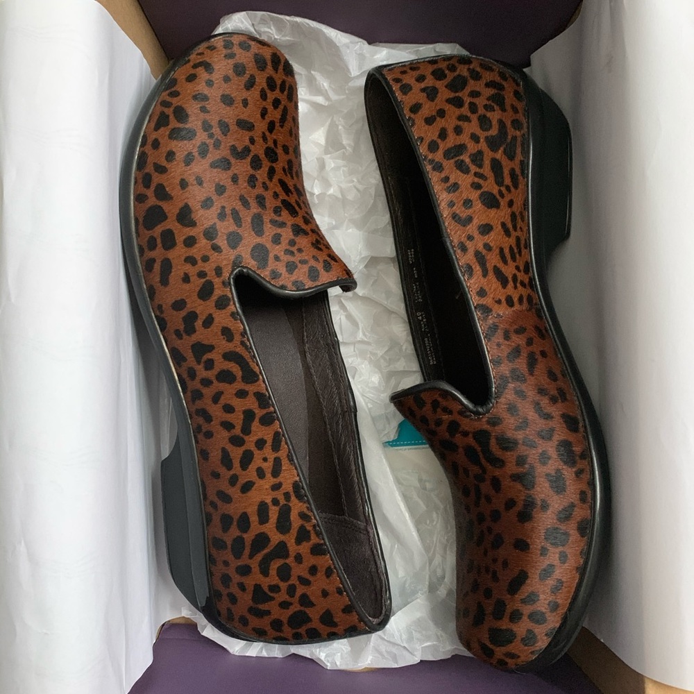 Dansko cheetah flats/clogs